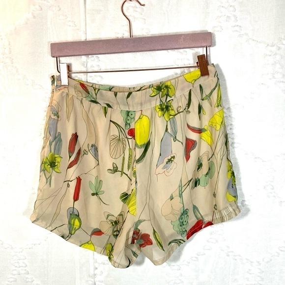 H&M chiffon floral high waisted shorts size 8 - Picture 1 of 5